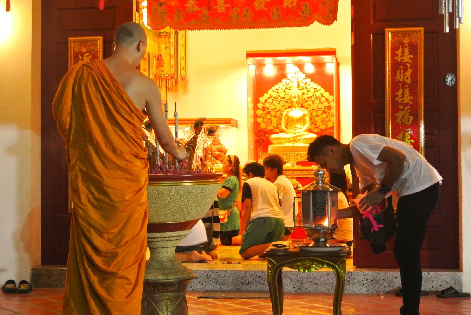 Célébrer la fête bouddhiste Makha Bucha 2025 en Thaïlande