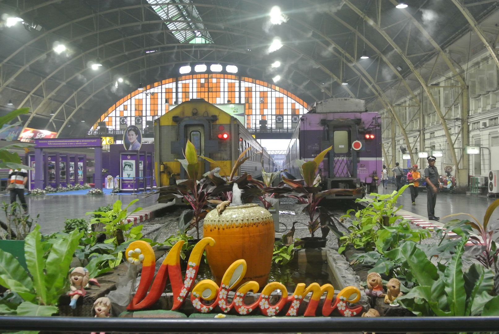Les gares ferroviaires de Bangkok