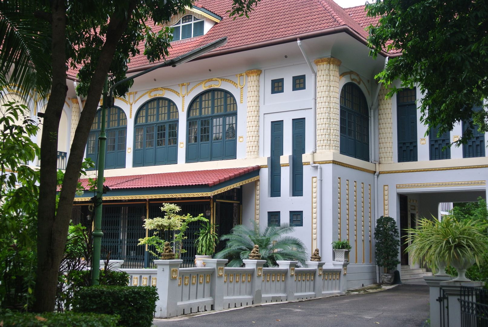 Varadis Palace Museum & Library