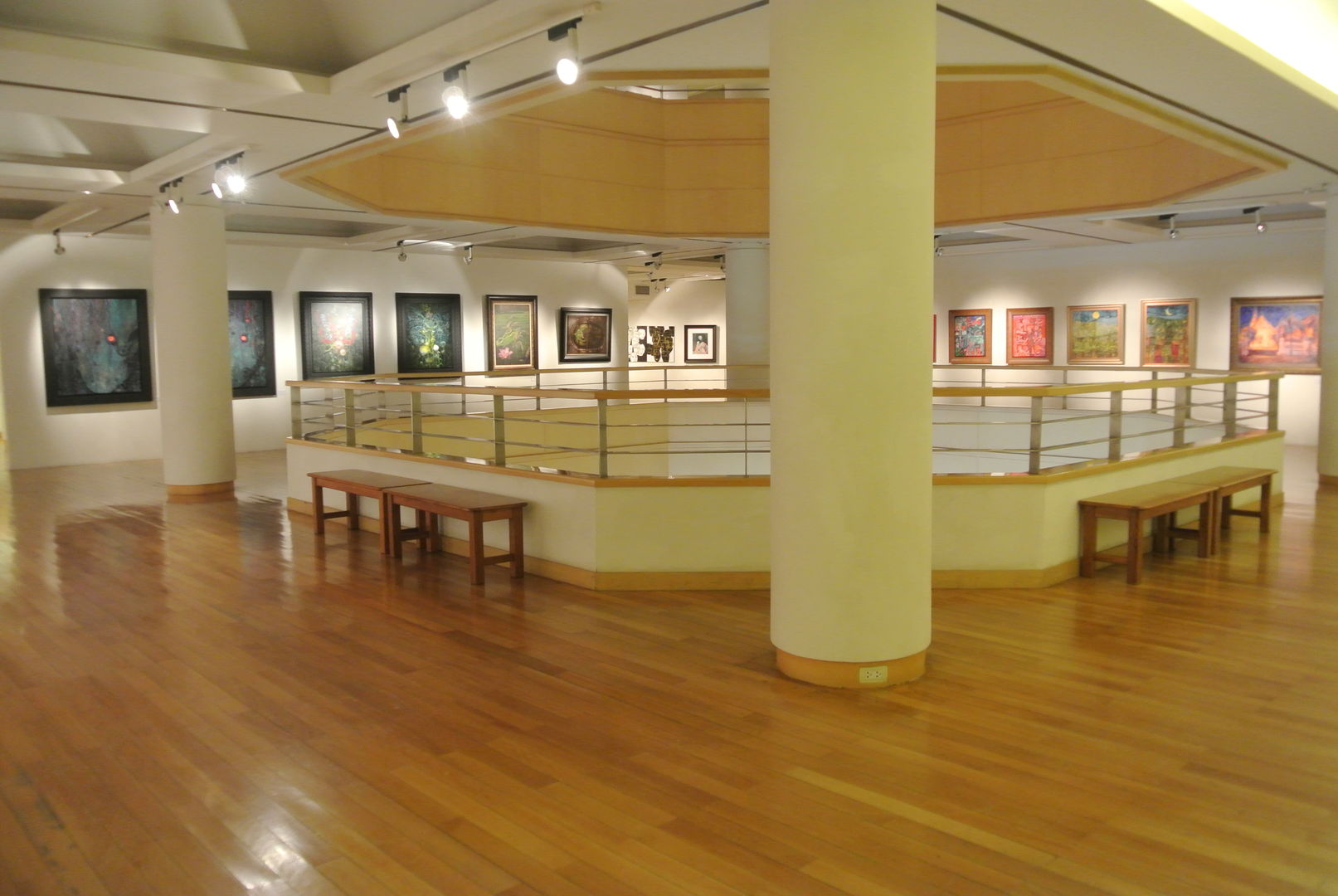 Bangkok, The Queen’s Gallery