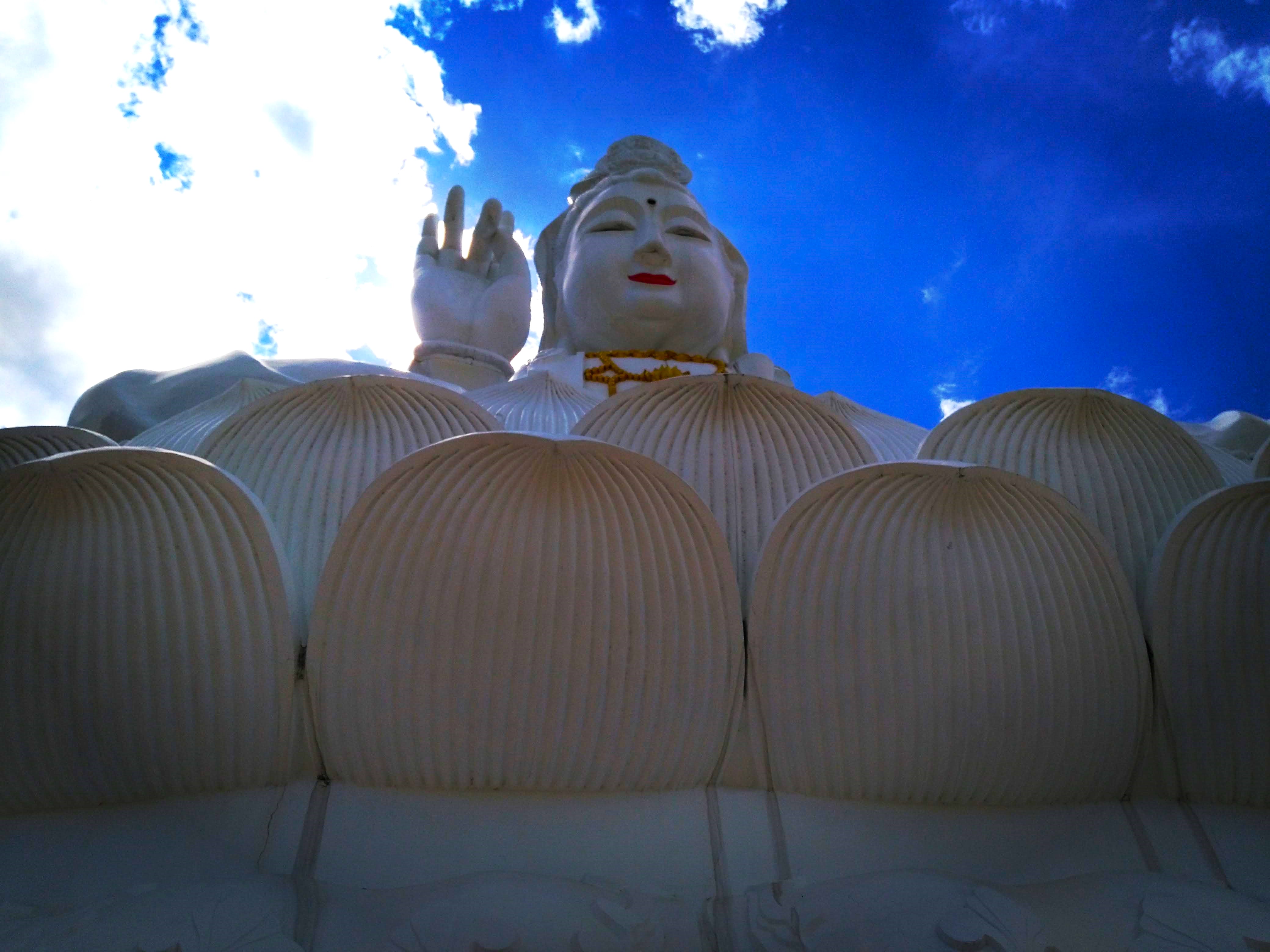 Wat Huay Pla Kang ou le Grand Bouddha Blanc de Chiang Rai