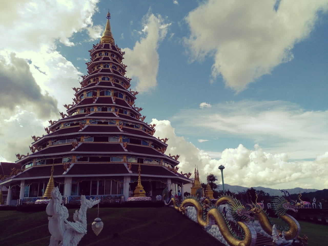 Wat Huay Pla Kang ou le Grand Bouddha Blanc de Chiang Rai
