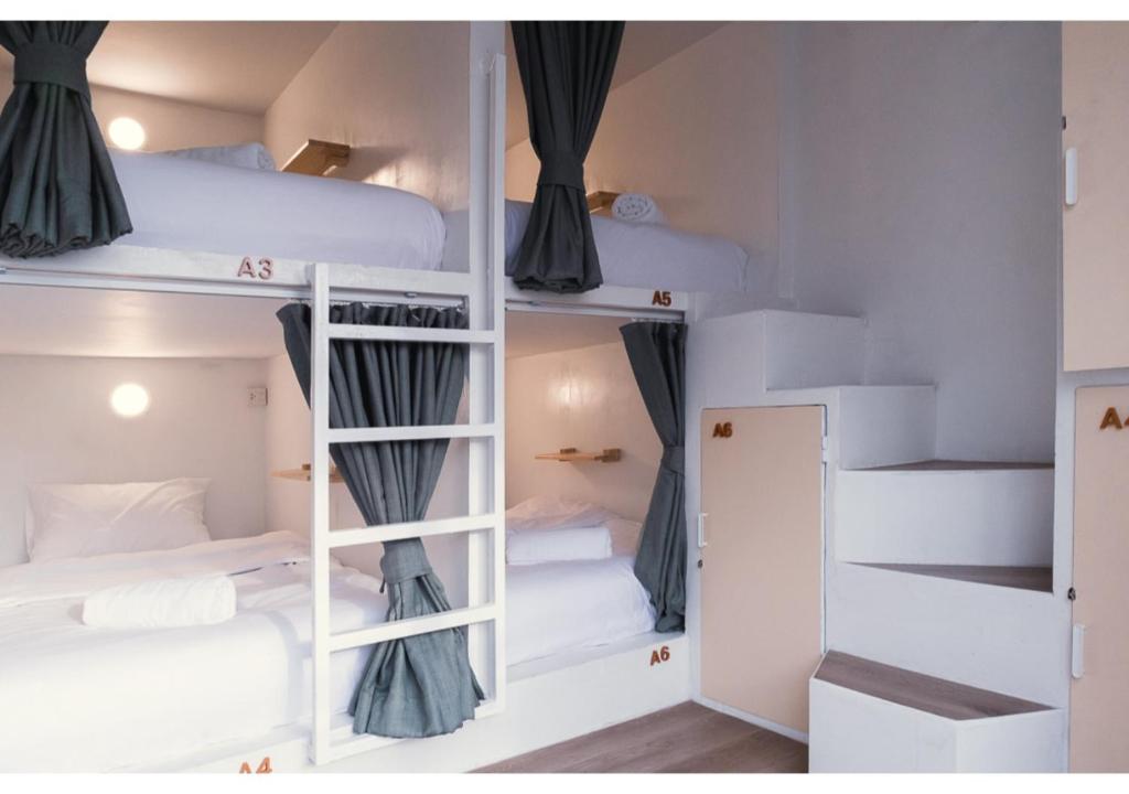 Koh Tao hotel selection – Near Me Hostel and Bistro