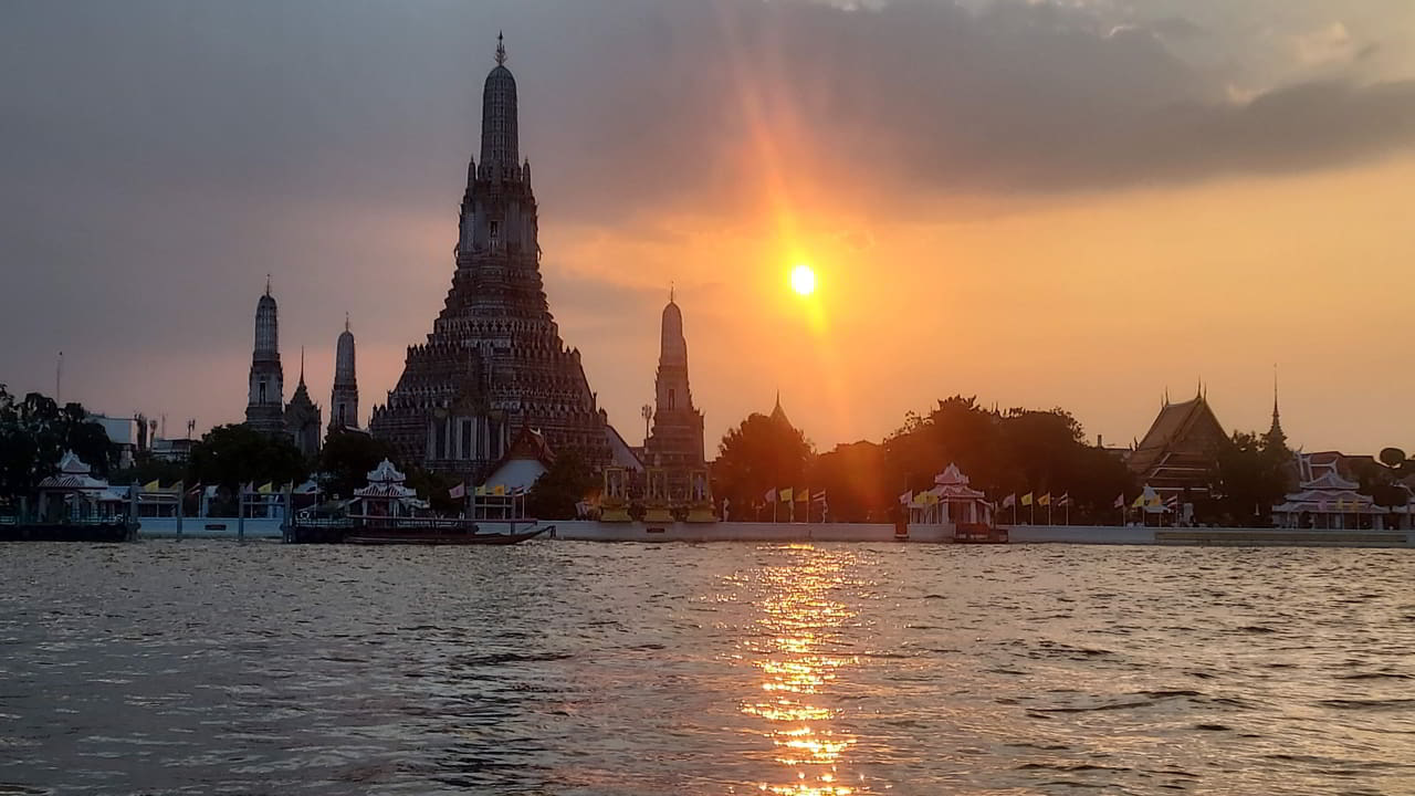 Thonburi : découvrir la rive cachée de Bangkok entre khlongs, temples et vie locale